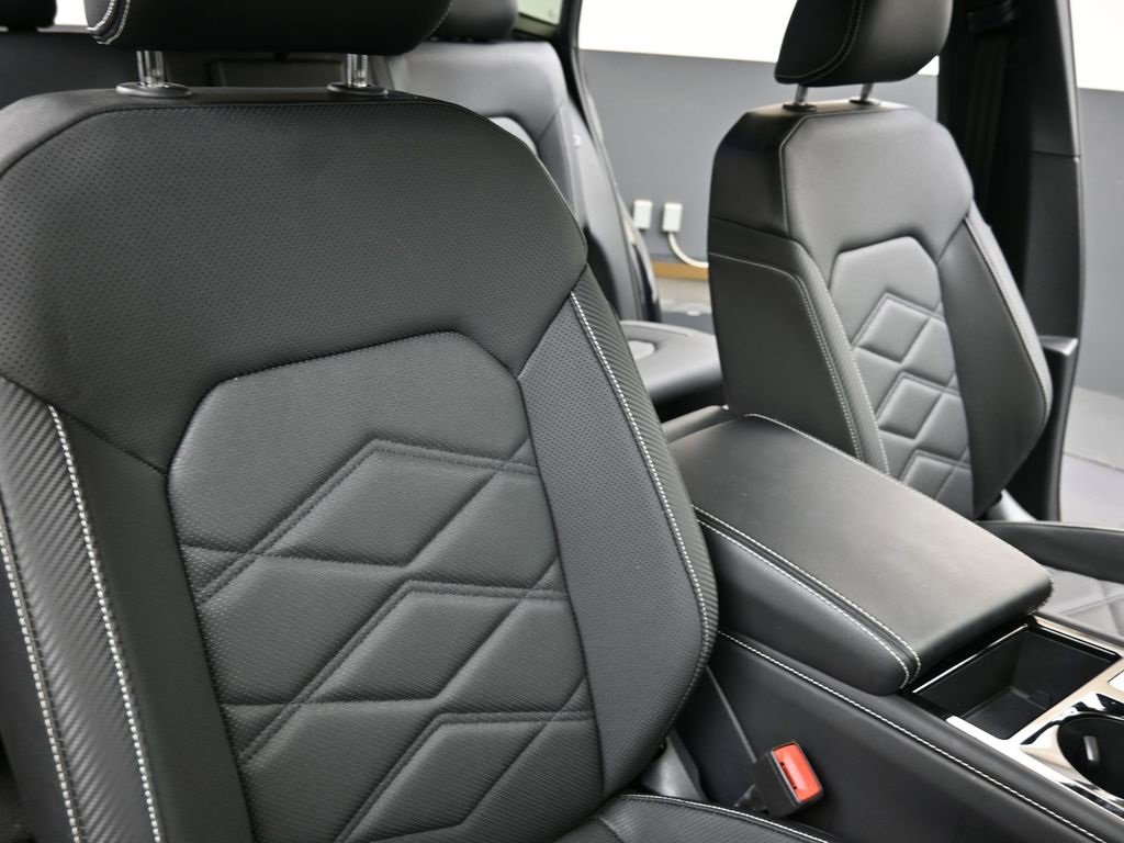 Used 2025 Volkswagen Atlas Cross Sport SE image 14