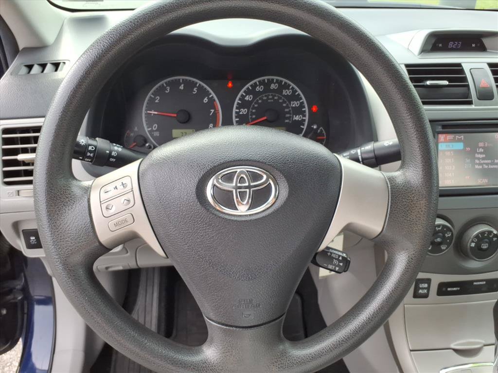 Used 2013 Toyota Corolla LE w/ Premium Pkg FWD image 28