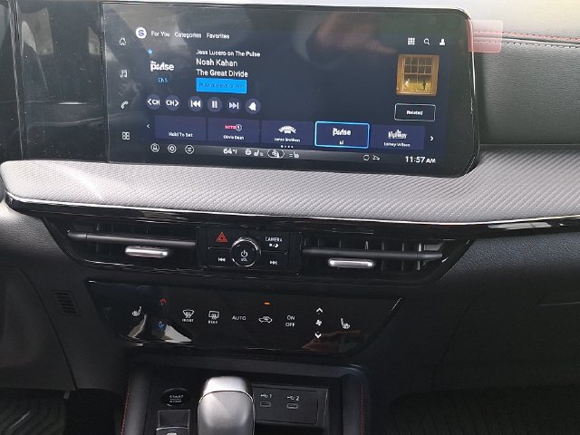 New 2026 Nissan Kicks SR w/ SR Premium Package FWD image 18