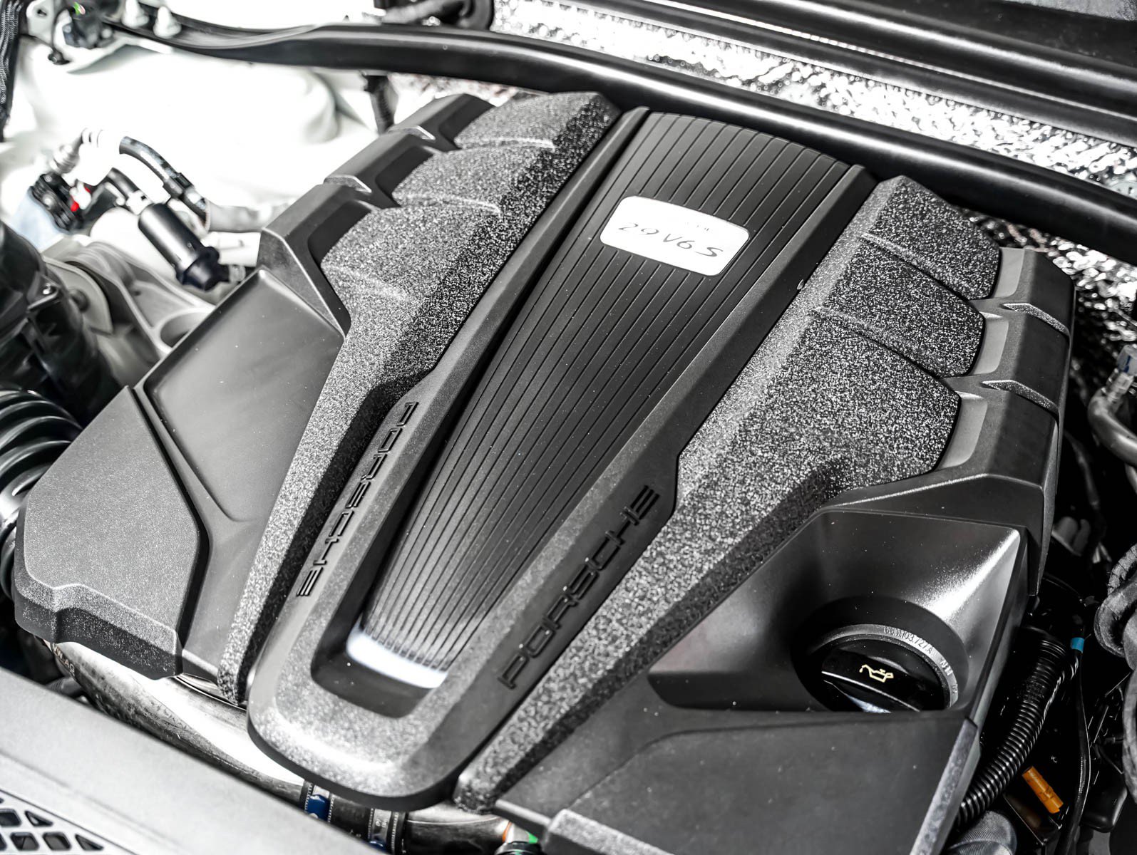 Certified 2025 Porsche Macan S AWD/4WD image 13