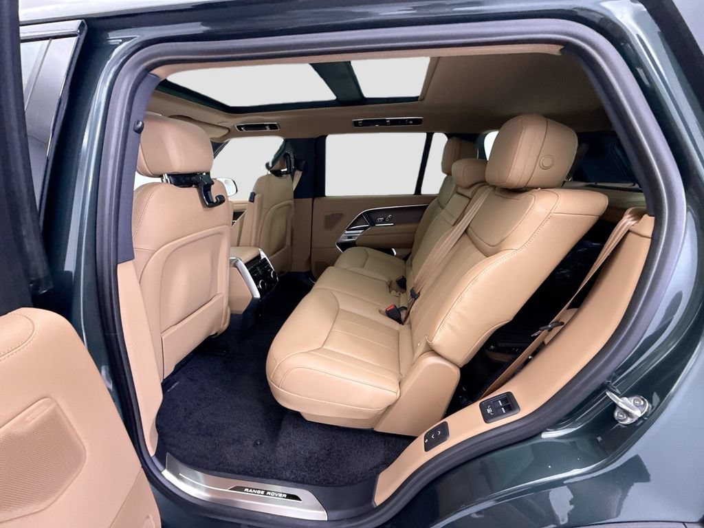 New 2026 Land Rover Range Rover Long Wheelbase SE AWD/4WD image 21