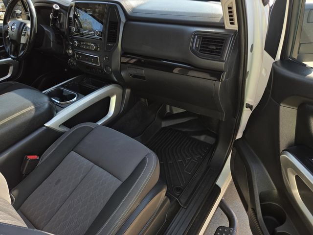 Used 2022 Nissan Titan SV w/ SV Convenience Package AWD/4WD image 8