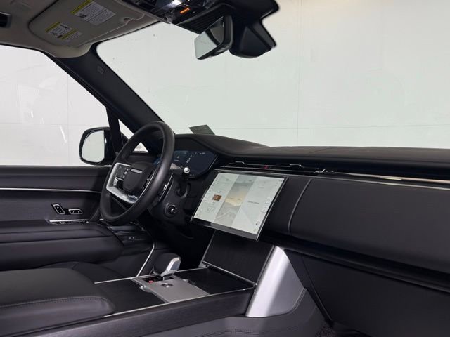 Certified 2026 Land Rover Range Rover SE image 18