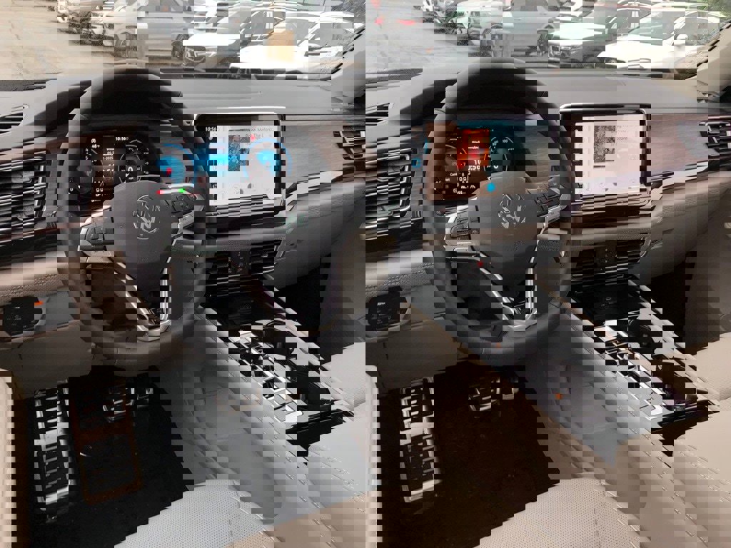 New 2025 Volkswagen Atlas SEL Premium R-Line image 16