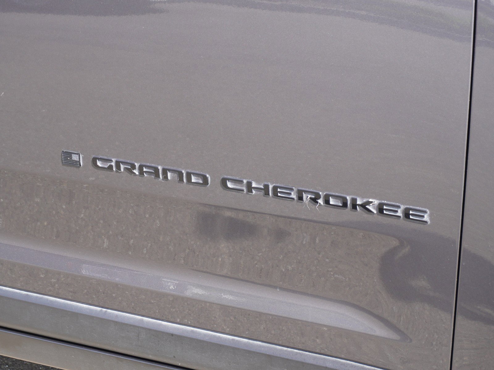 Used 2025 Jeep Grand Cherokee L Laredo image 6