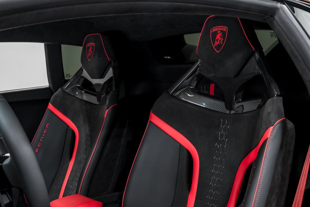 Used 2024 Lamborghini Huracan Tecnica RWD image 19