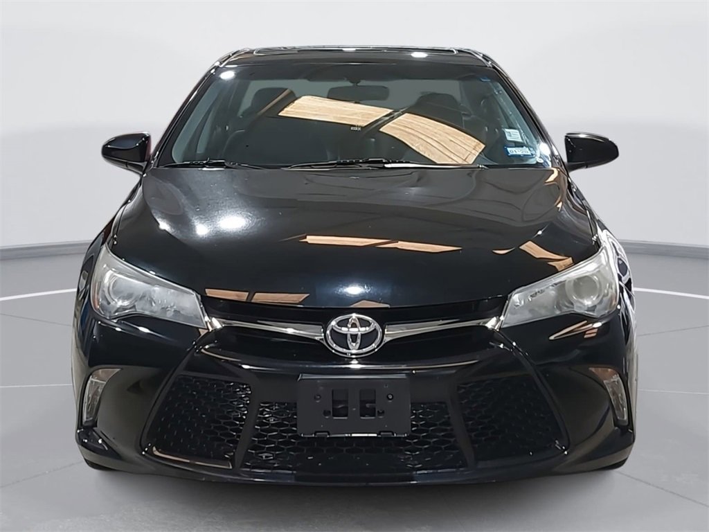 Used 2015 Toyota Camry XSE w/ Moonroof Package image 2