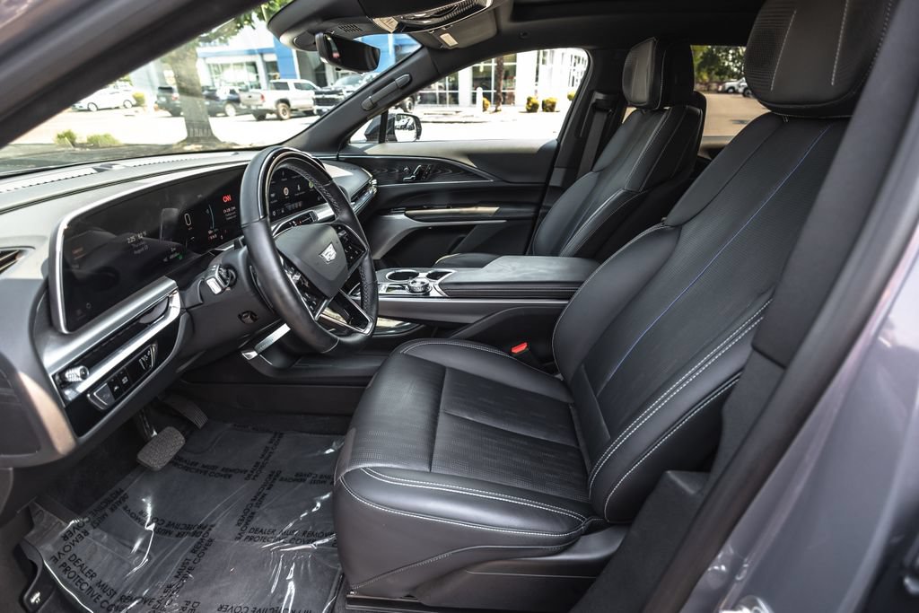 Used 2024 Cadillac Lyriq Sport AWD/4WD image 18
