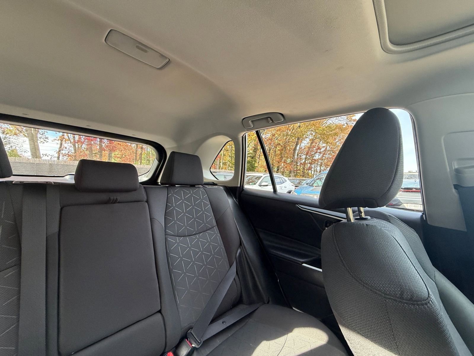 Used 2025 Toyota RAV4 XLE image 37