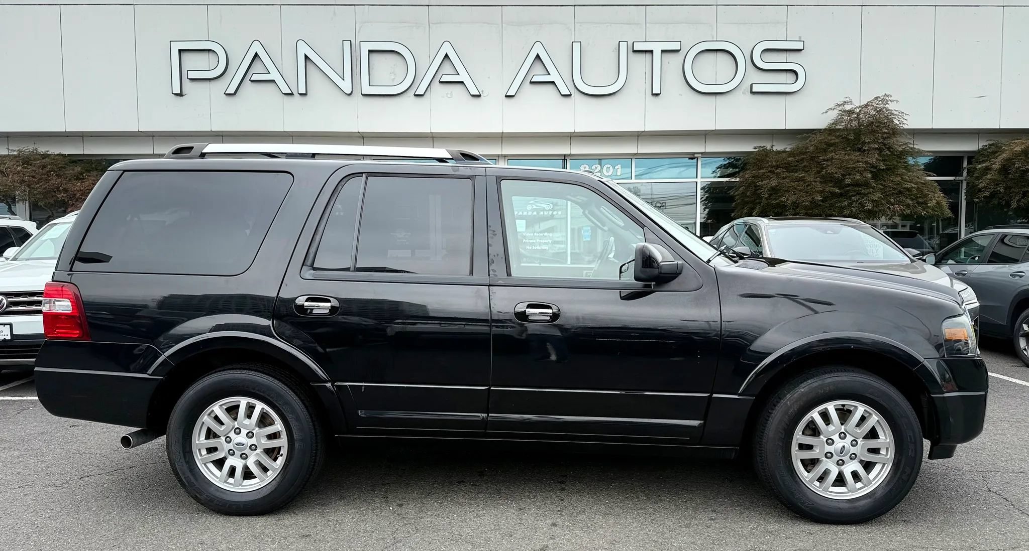 Used 2012 Ford Expedition Limited AWD/4WD image 8