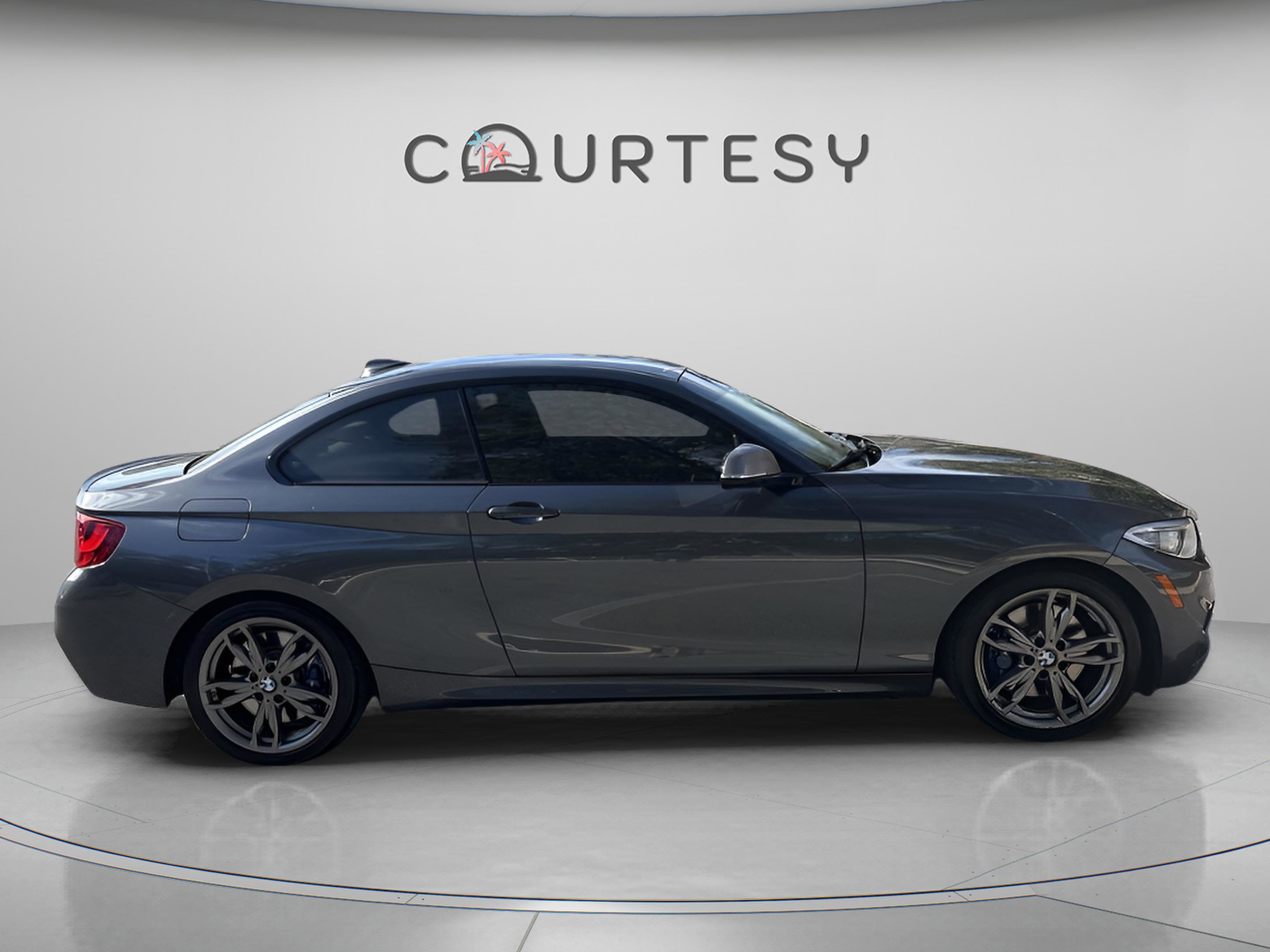 Used 2015 BMW M235i xDrive Coupe image 8