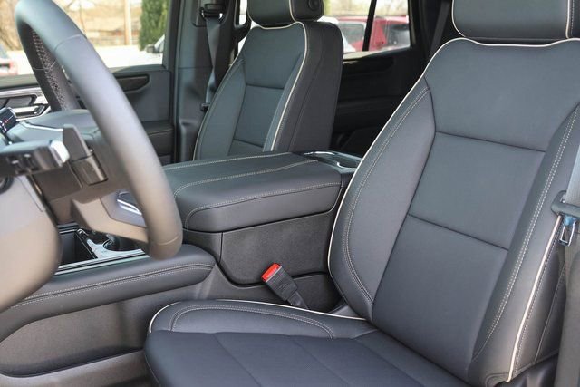 New 2026 GMC Yukon Elevation image 13