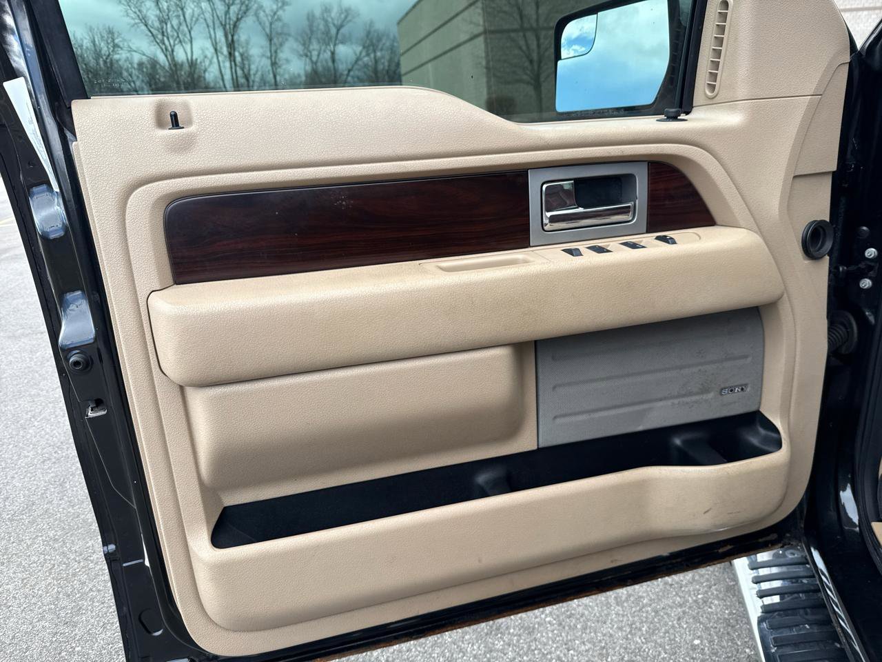 Used 2011 Ford F150 King Ranch image 13