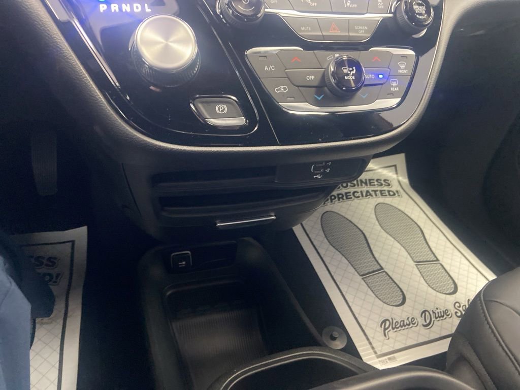 New 2026 Chrysler Voyager LX image 27