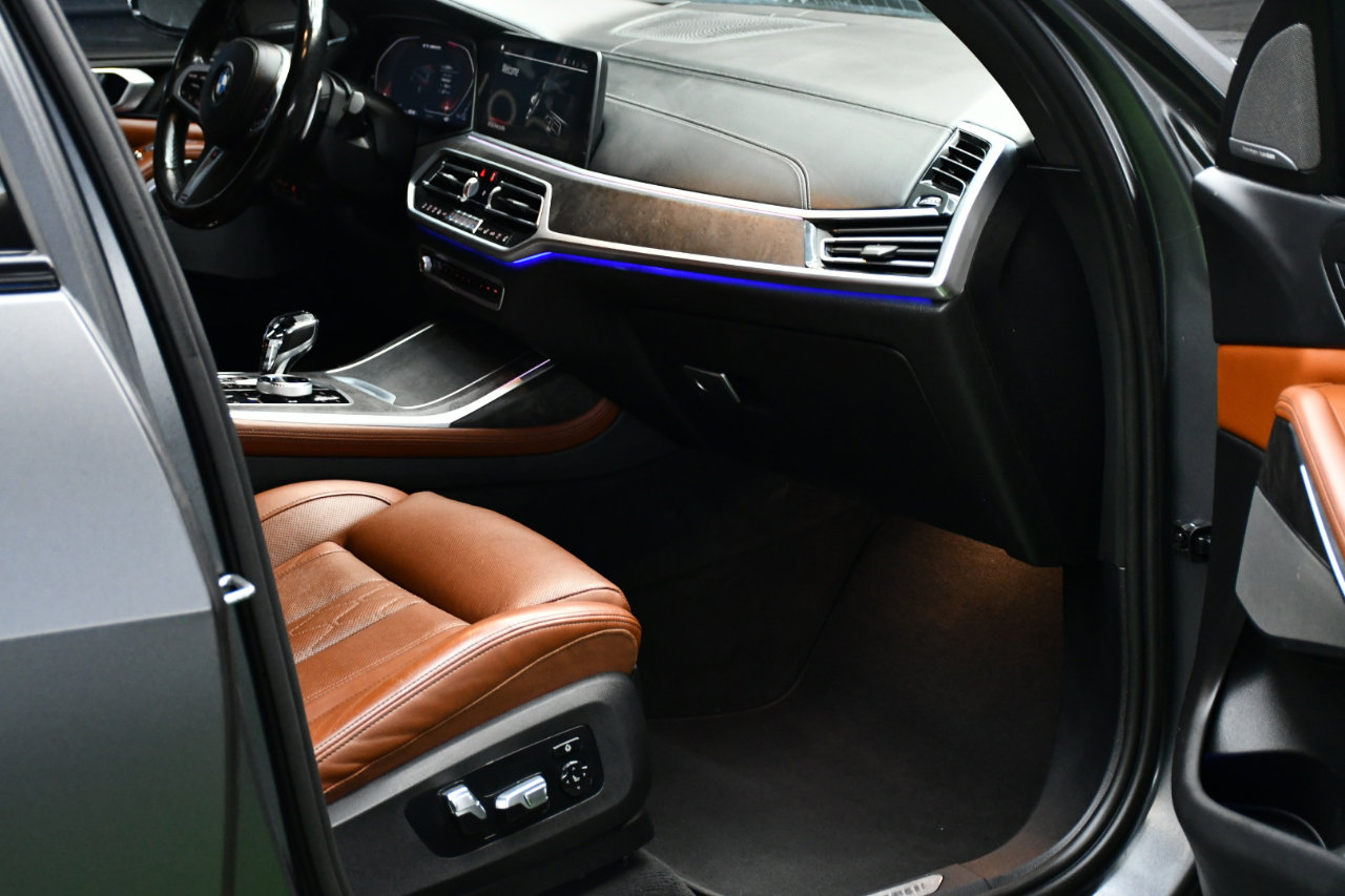 Used 2022 BMW X7 M50i w/ Executive Package image 48