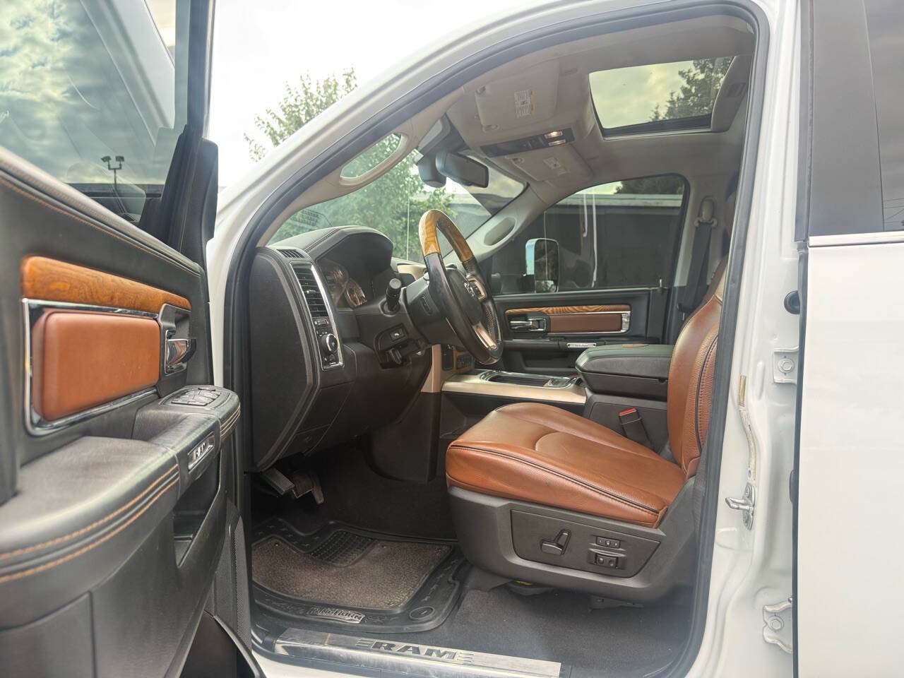 Used 2018 RAM 2500 Longhorn AWD/4WD image 39