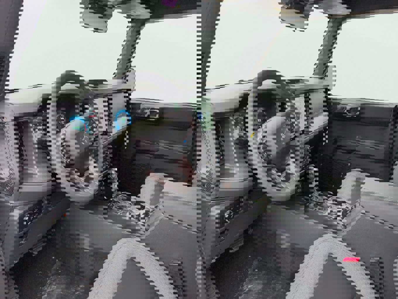 New 2025 Ford Bronco 4-Door image 8