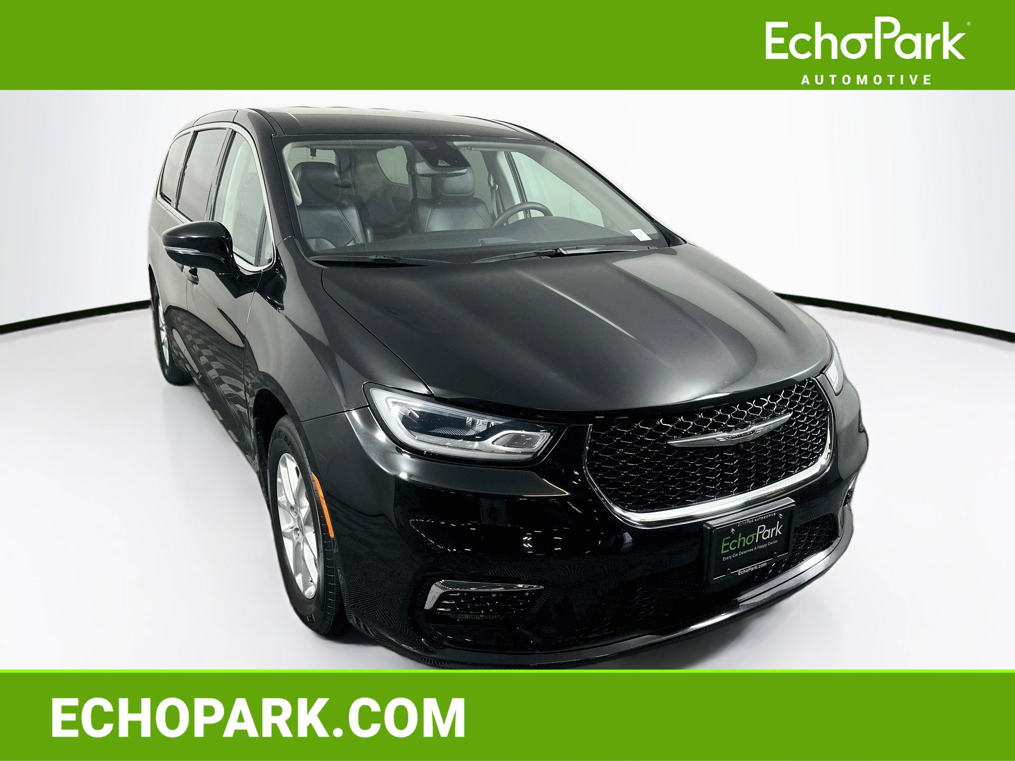 Used 2024 Chrysler Pacifica Touring-L FWD image 1