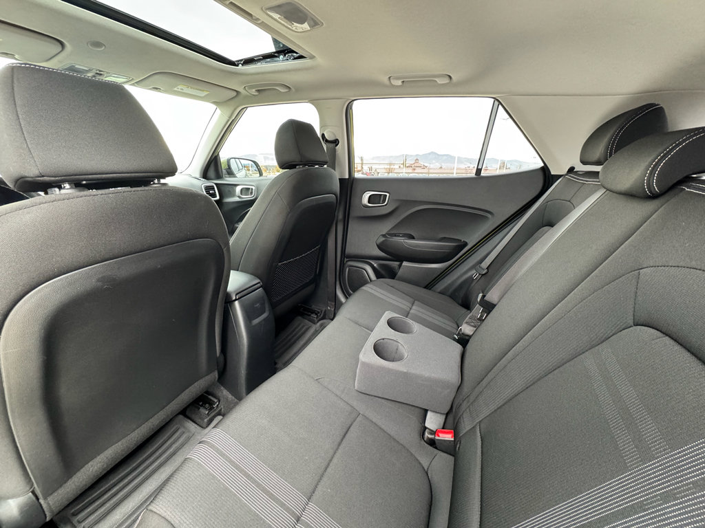 Used 2022 Hyundai Venue SEL w/ Cargo Package image 15
