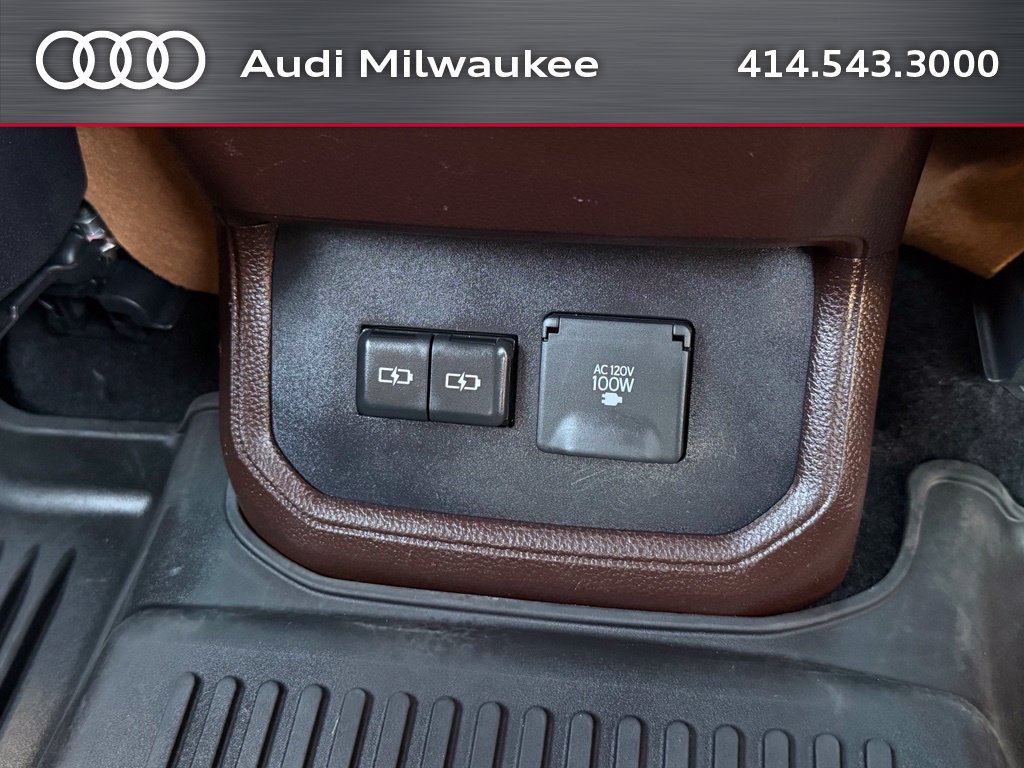 Used 2022 Toyota Highlander Platinum AWD/4WD image 38