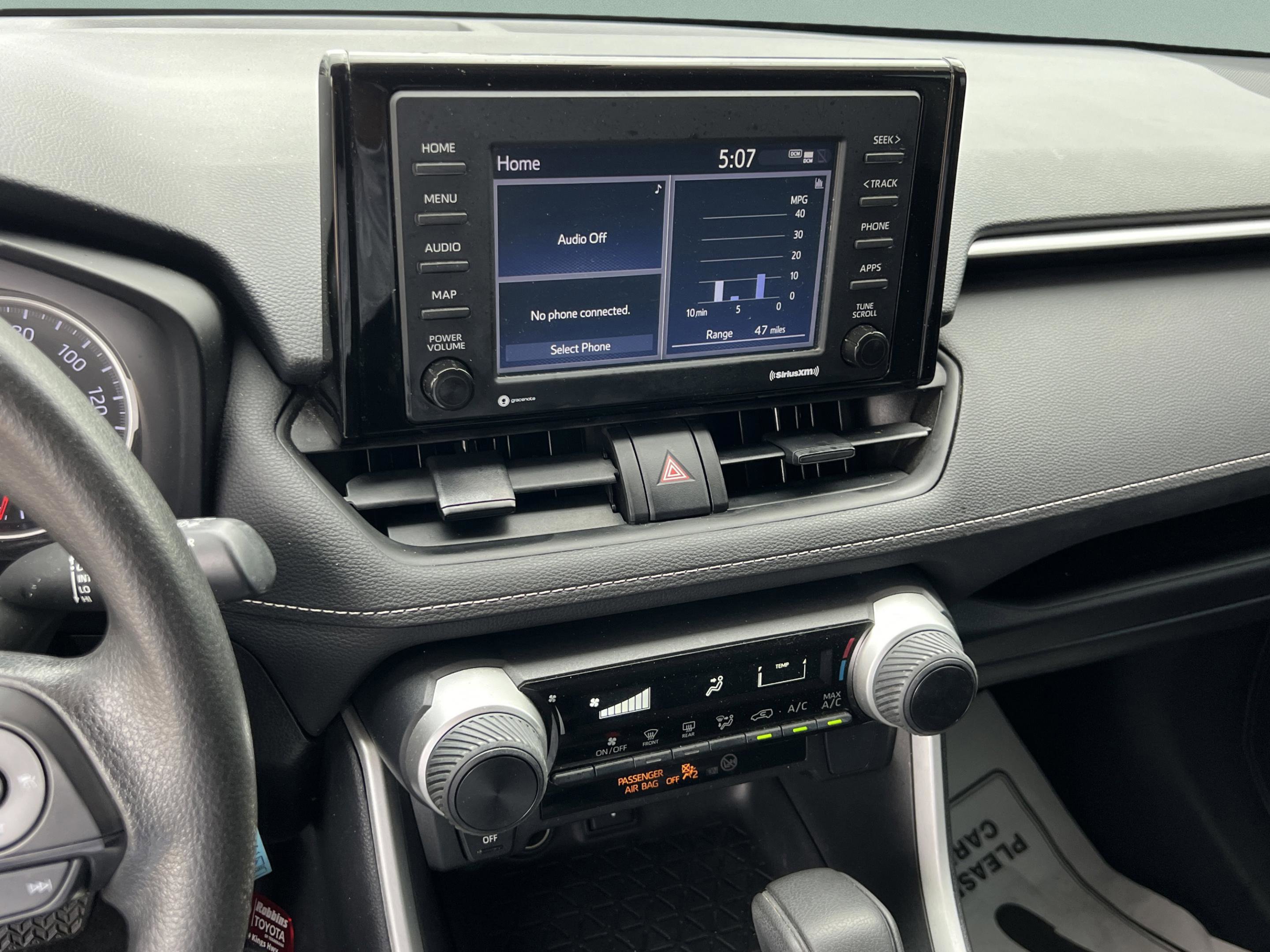 Used 2022 Toyota RAV4 LE FWD image 15