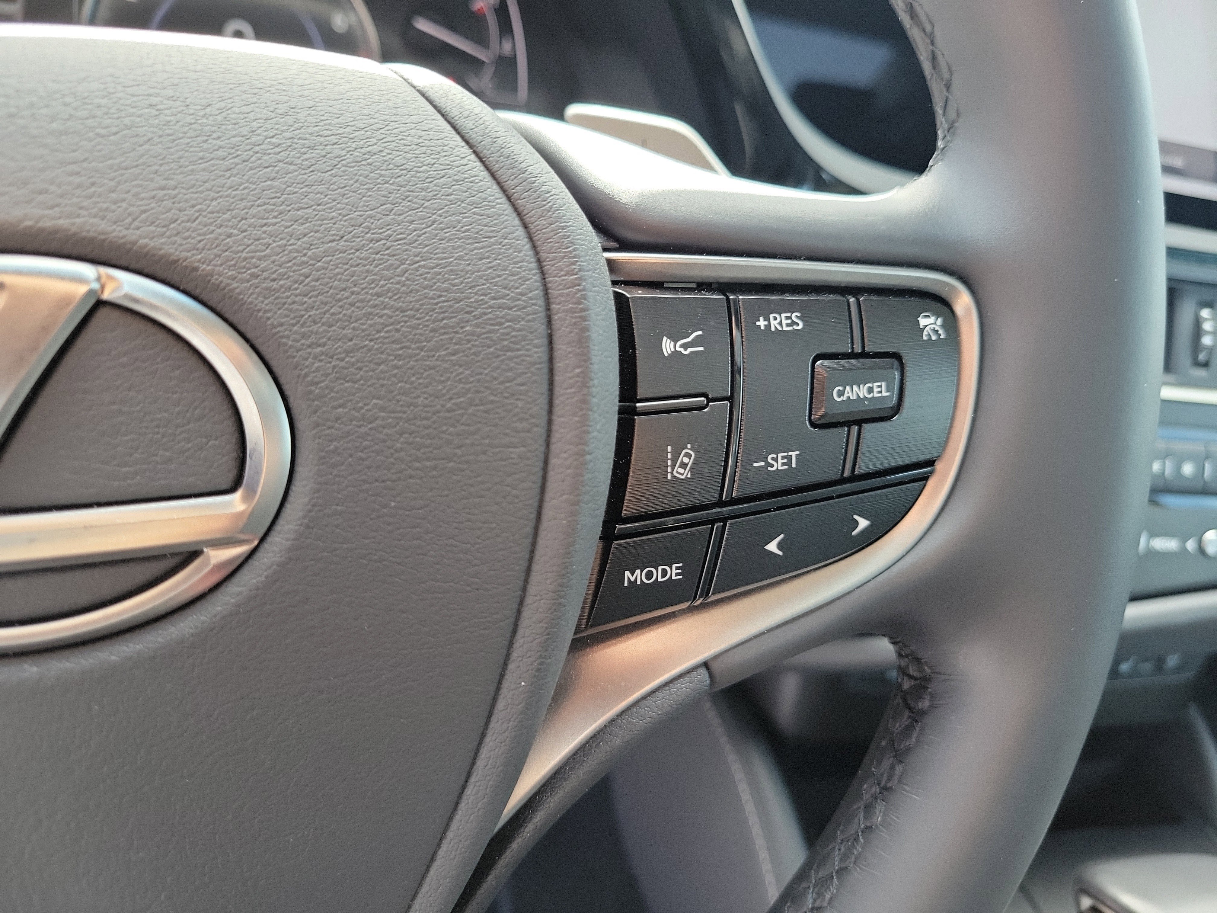 Certified 2025 Lexus ES 350 w/ Premium Package FWD image 29