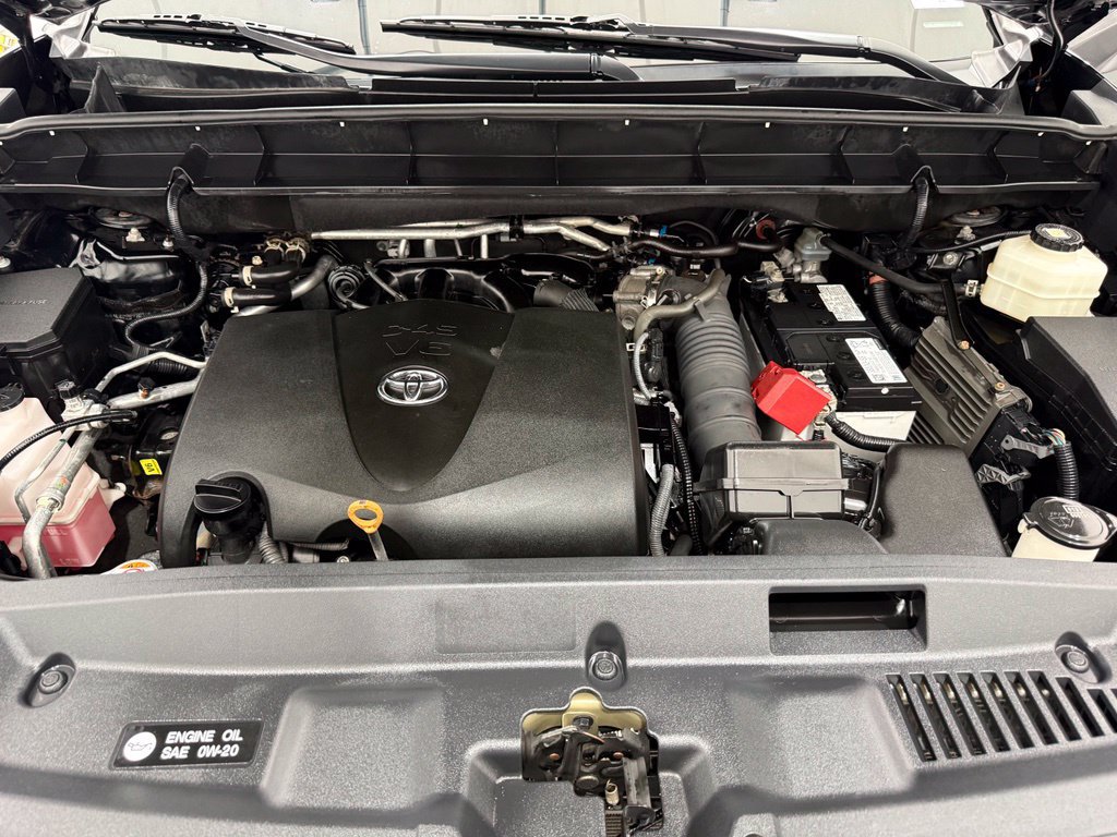 Used 2022 Toyota Highlander XSE AWD/4WD image 11