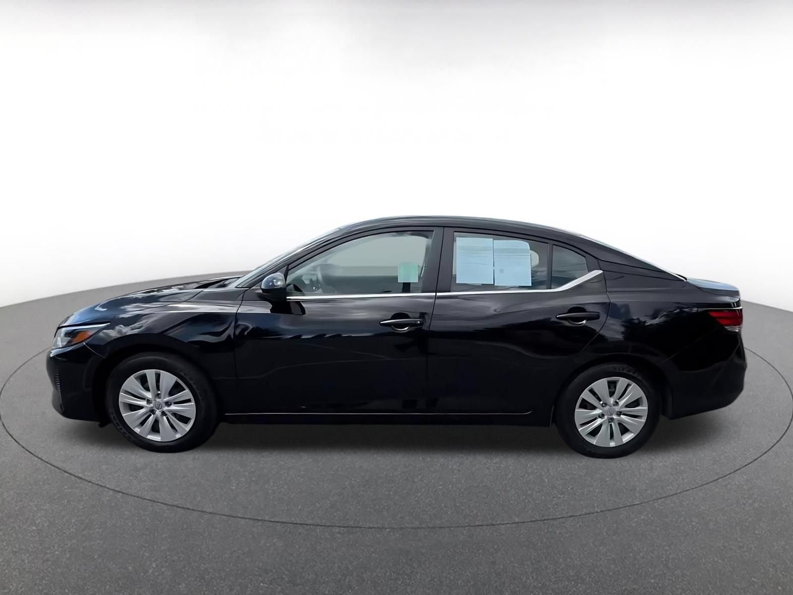 Used 2025 Nissan Sentra S FWD image 9
