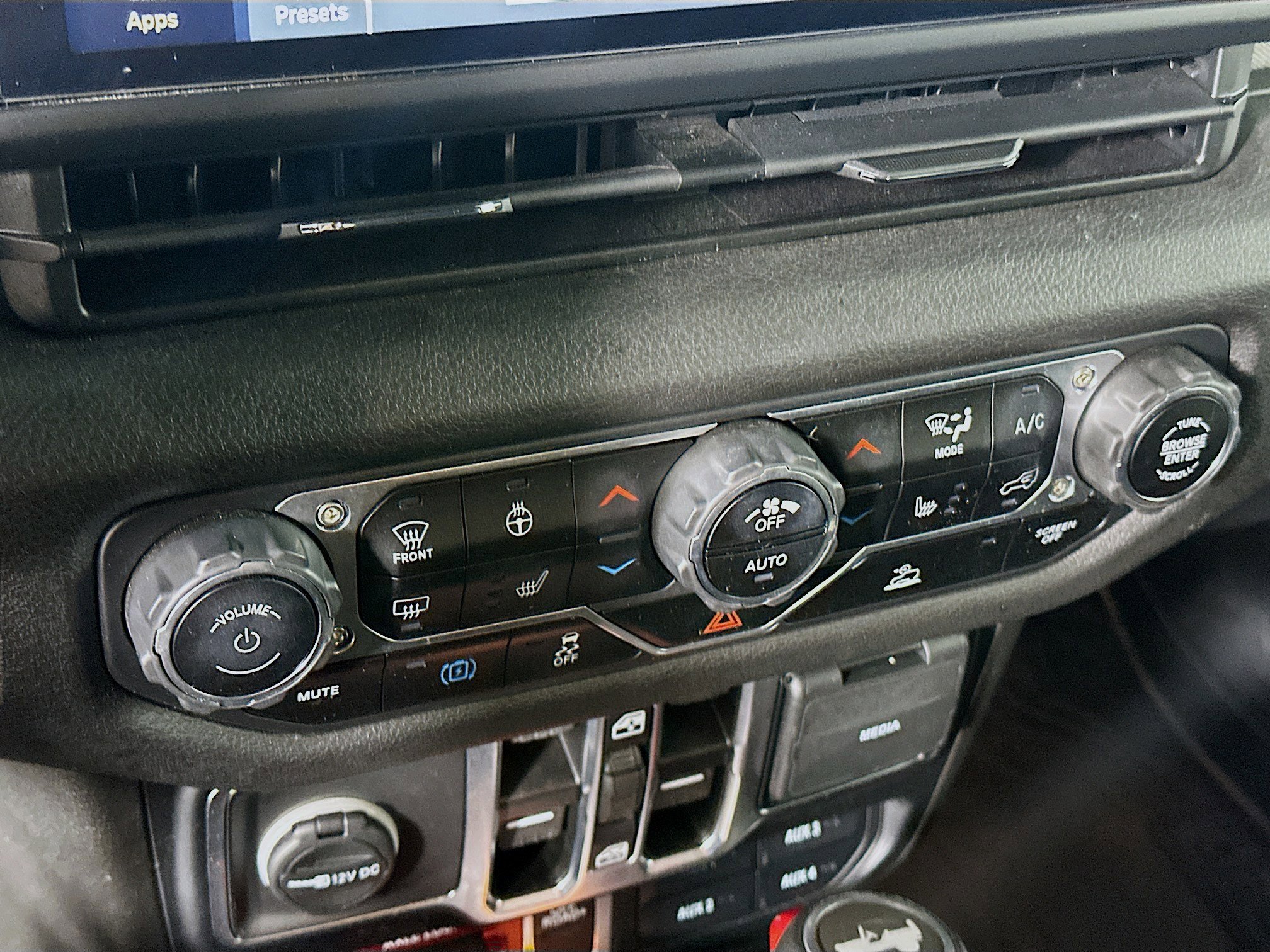 Used 2024 Jeep Wrangler Willys image 22