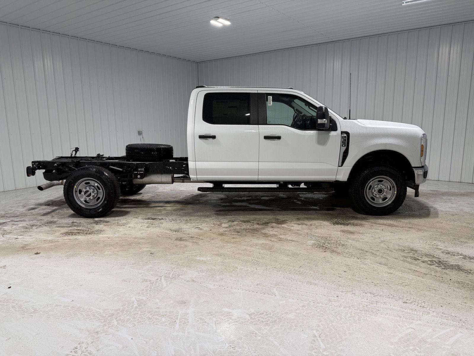 New 2026 Ford F350 XL w/ XL Chrome Package image 10
