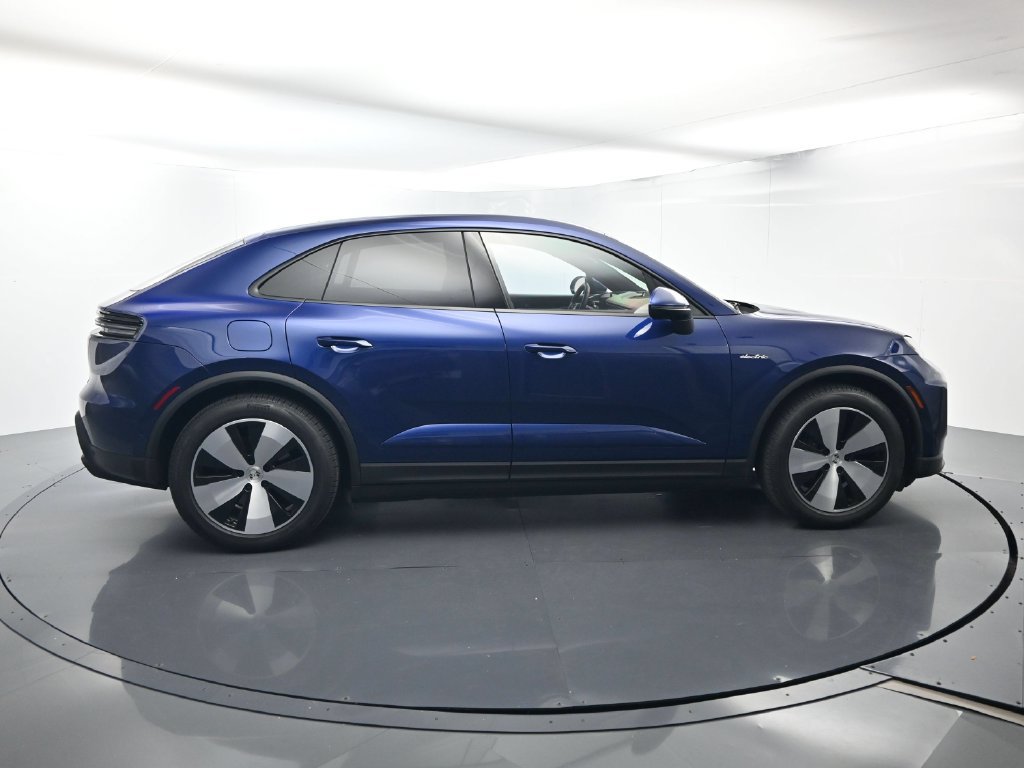 Certified 2026 Porsche Macan 4 Electric w/ Premium Package AWD/4WD image 16