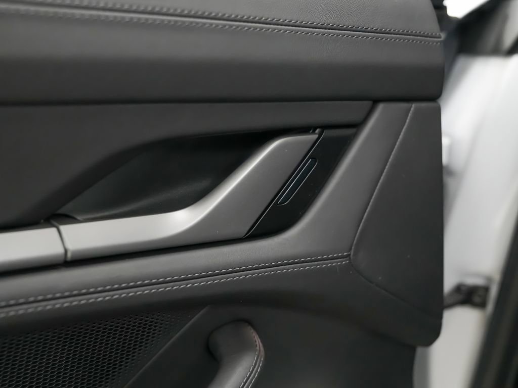 Used 2025 Porsche Taycan 4S AWD/4WD image 16