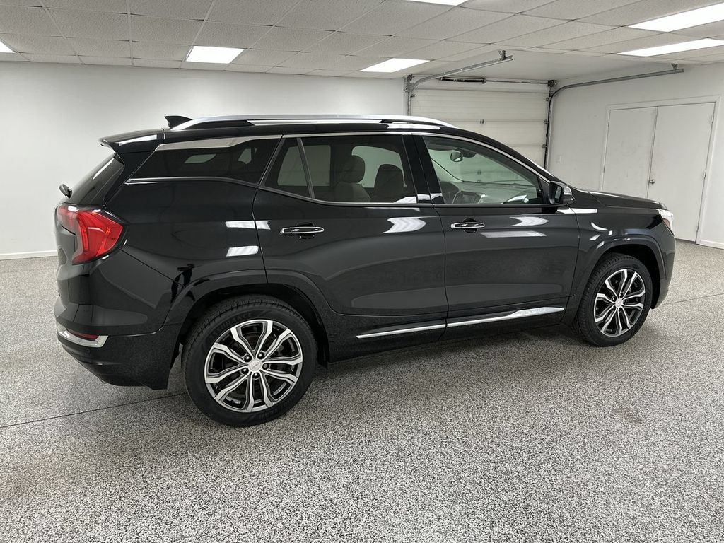 Used 2018 GMC Terrain Denali w/ Advanced Safety Package AWD/4WD image 8