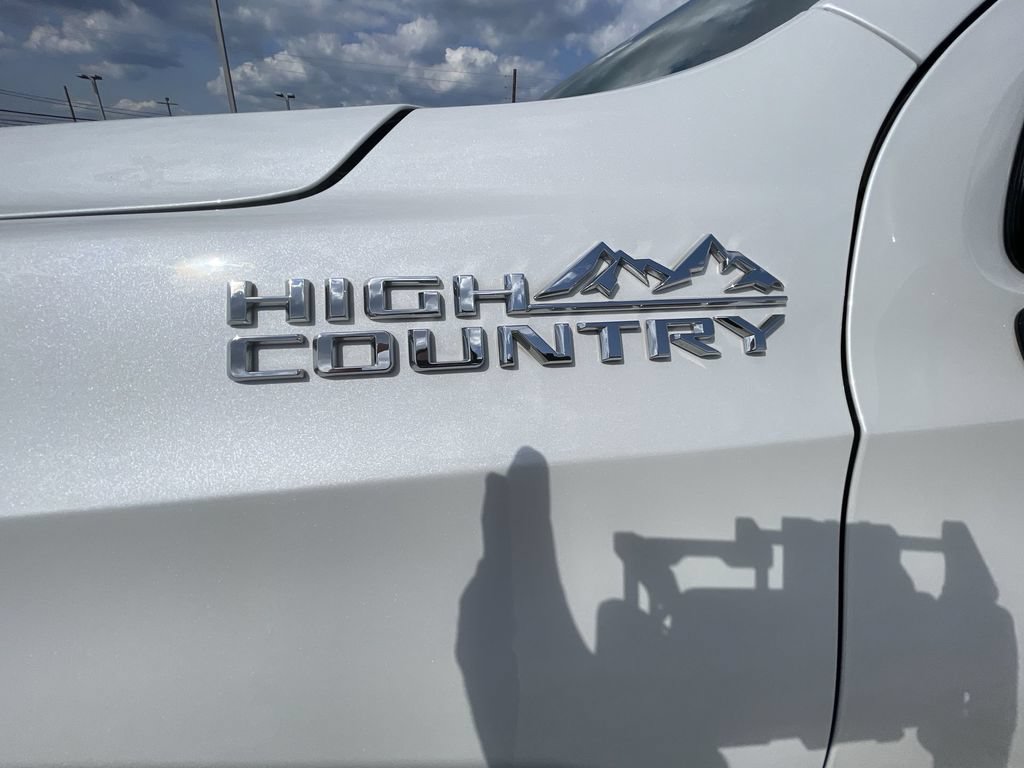 Certified 2022 Chevrolet Tahoe High Country AWD/4WD image 33