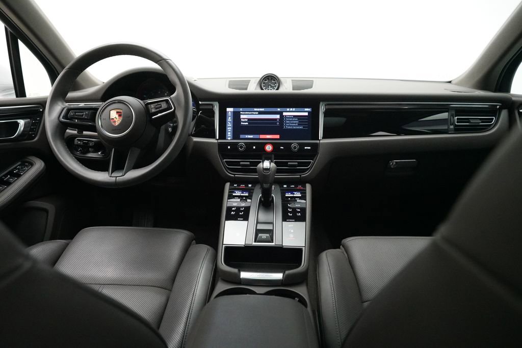 Certified 2023 Porsche Macan image 19