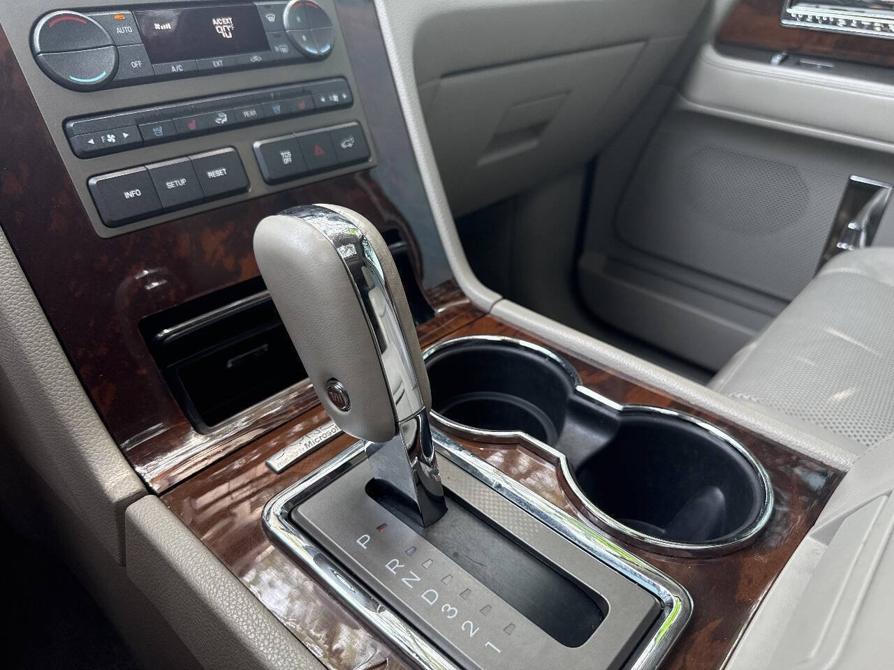 Used 2013 Lincoln Navigator L 2WD w/ HD Trailer Tow Pkg image 27