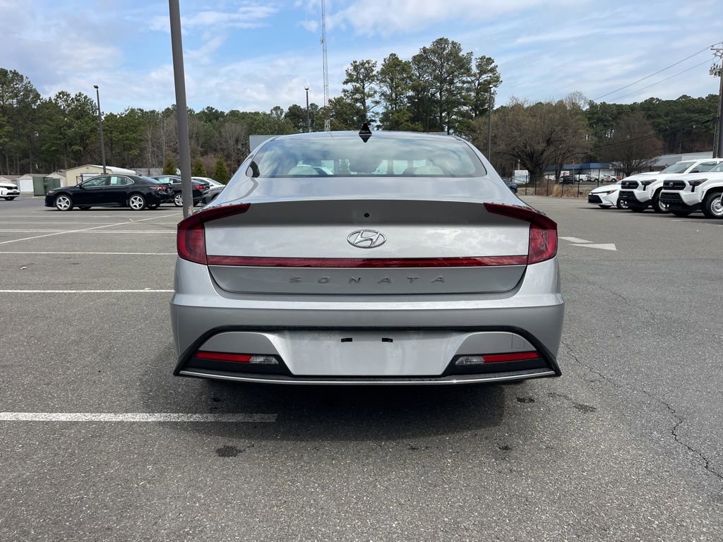 Used 2023 Hyundai Sonata SE w/ Preferred Accessory Package image 6