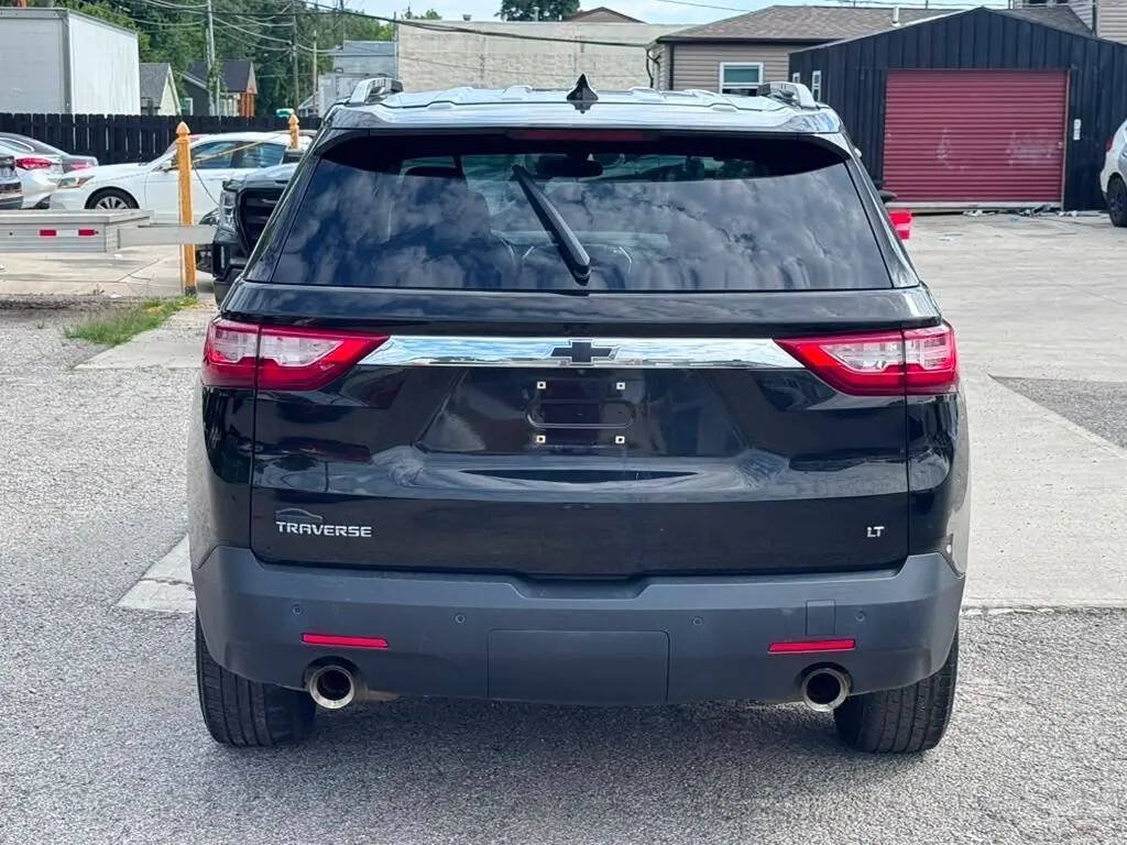 Used 2018 Chevrolet Traverse LT FWD image 5