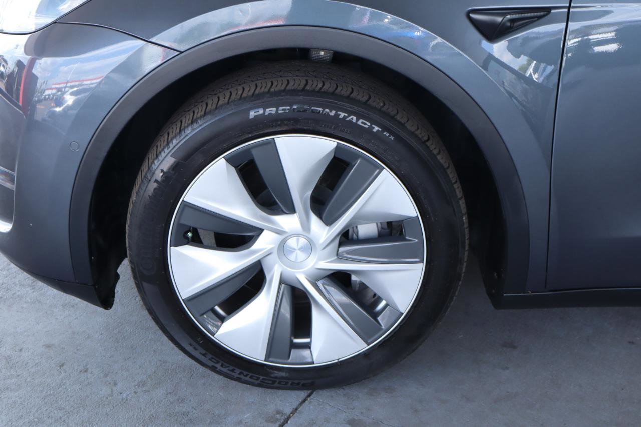 Used 2021 Tesla Model Y Long Range image 12