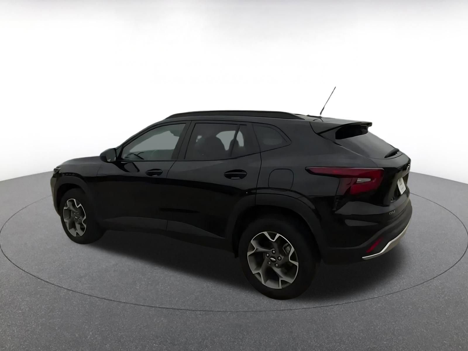 Used 2025 Chevrolet Trax LT image 10