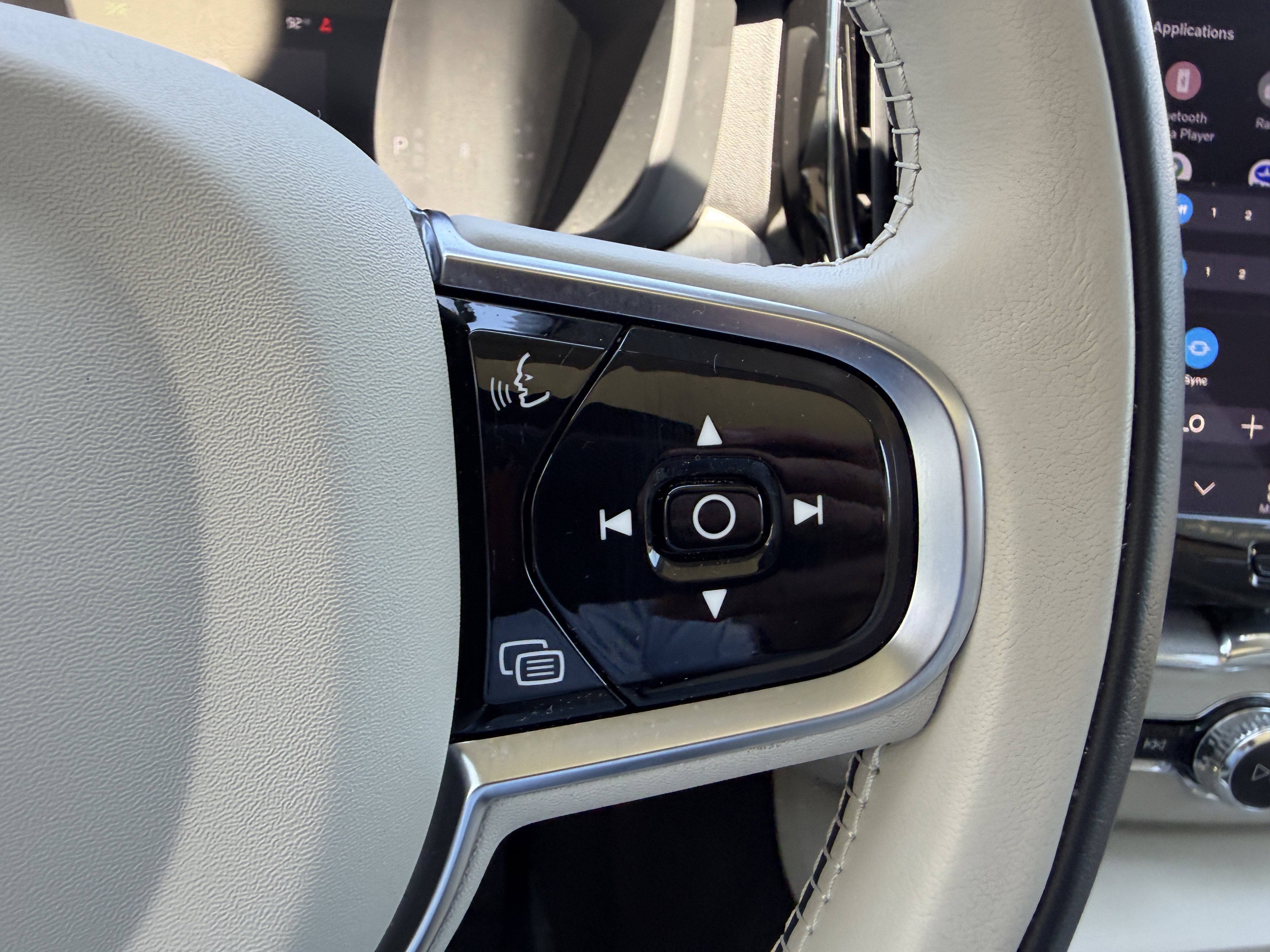 Certified 2024 Volvo XC60 B5 Plus w/ Climate Package AWD/4WD image 28