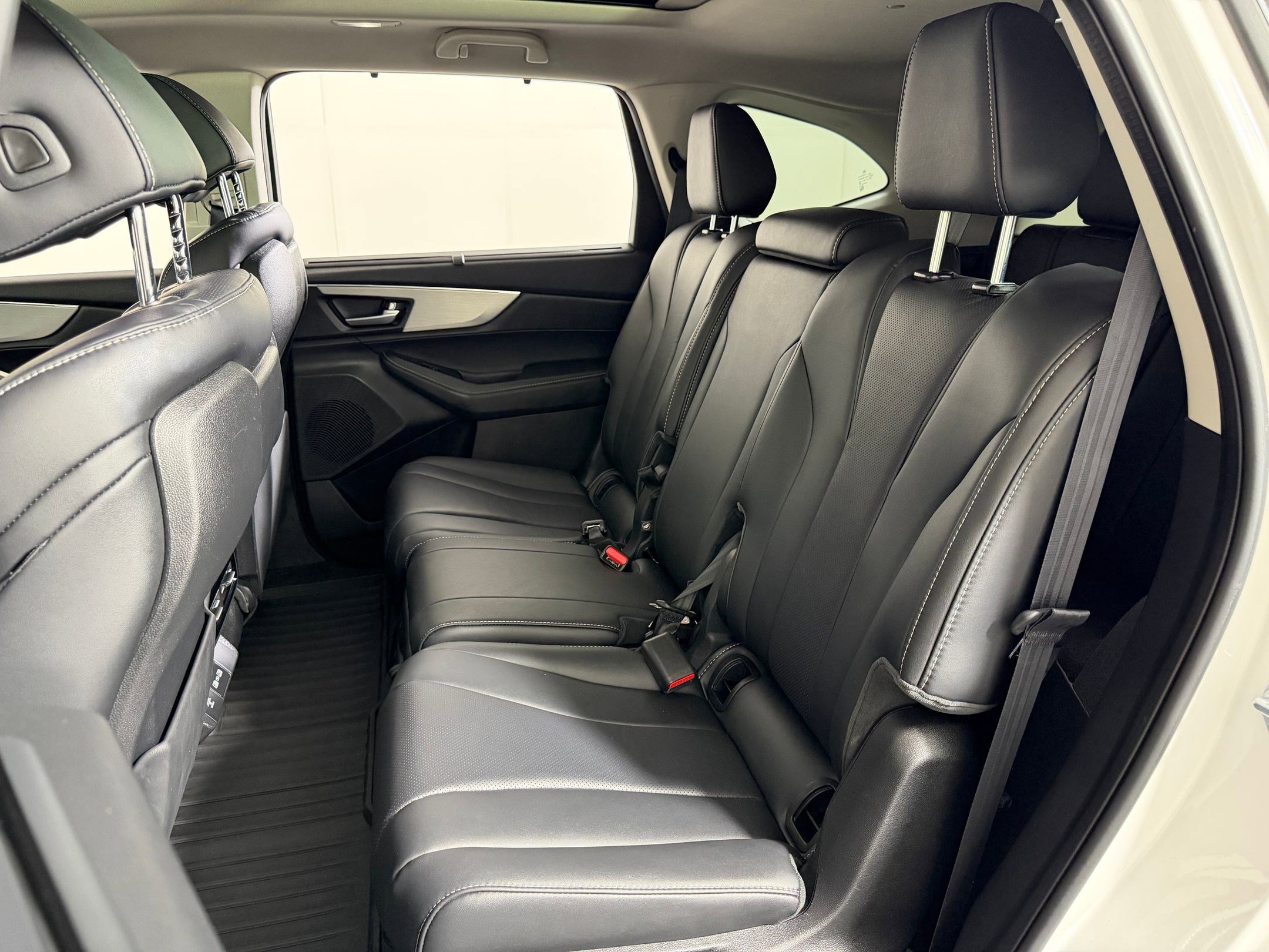 Used 2024 Acura MDX SH-AWD w/ Technology Package image 12