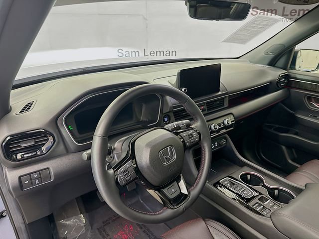 Used 2025 Honda Pilot Black Edition image 9