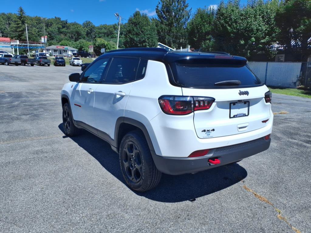 Used 2023 Jeep Compass Trailhawk image 3