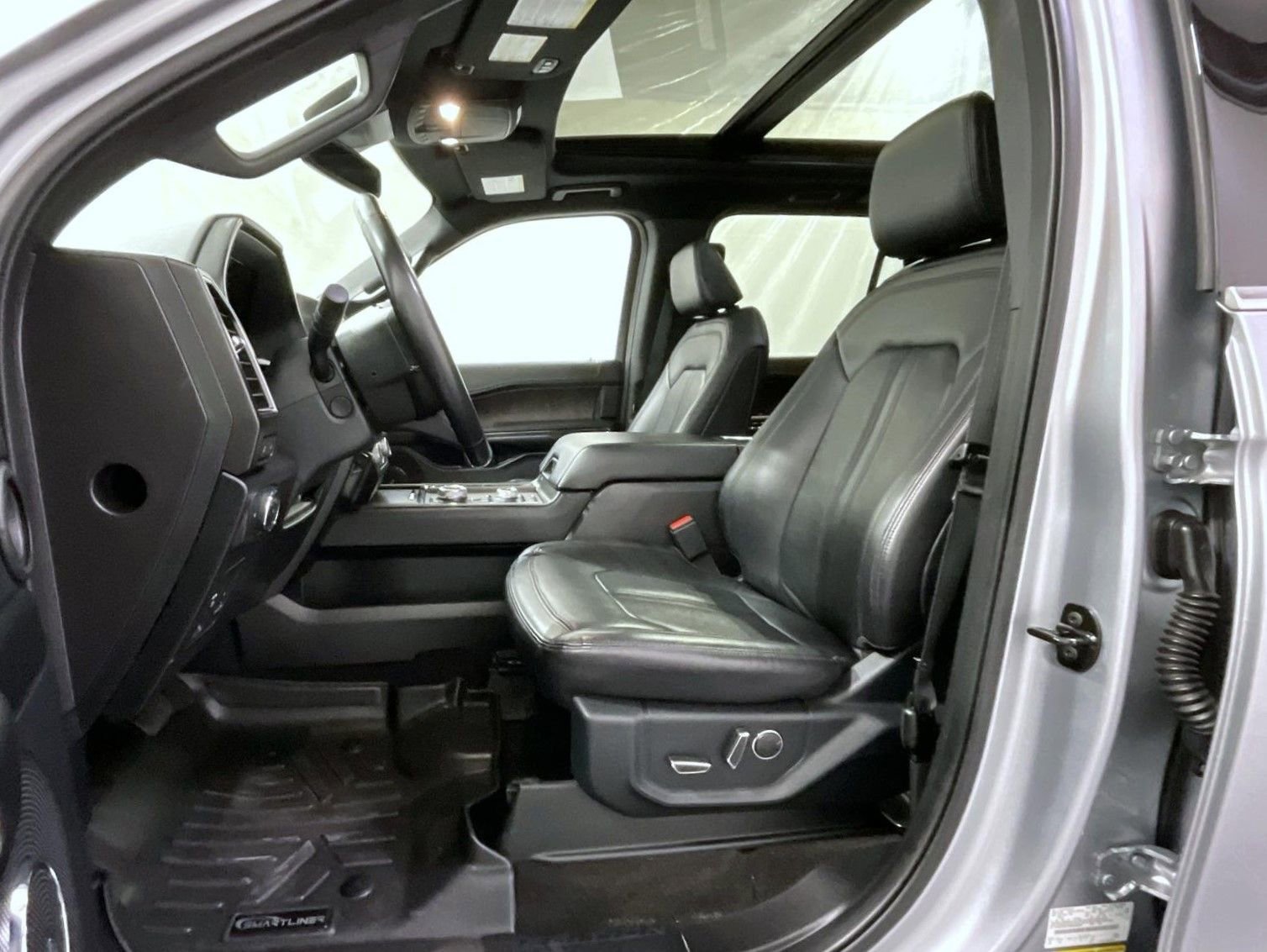 Used 2021 Ford Expedition Limited image 10