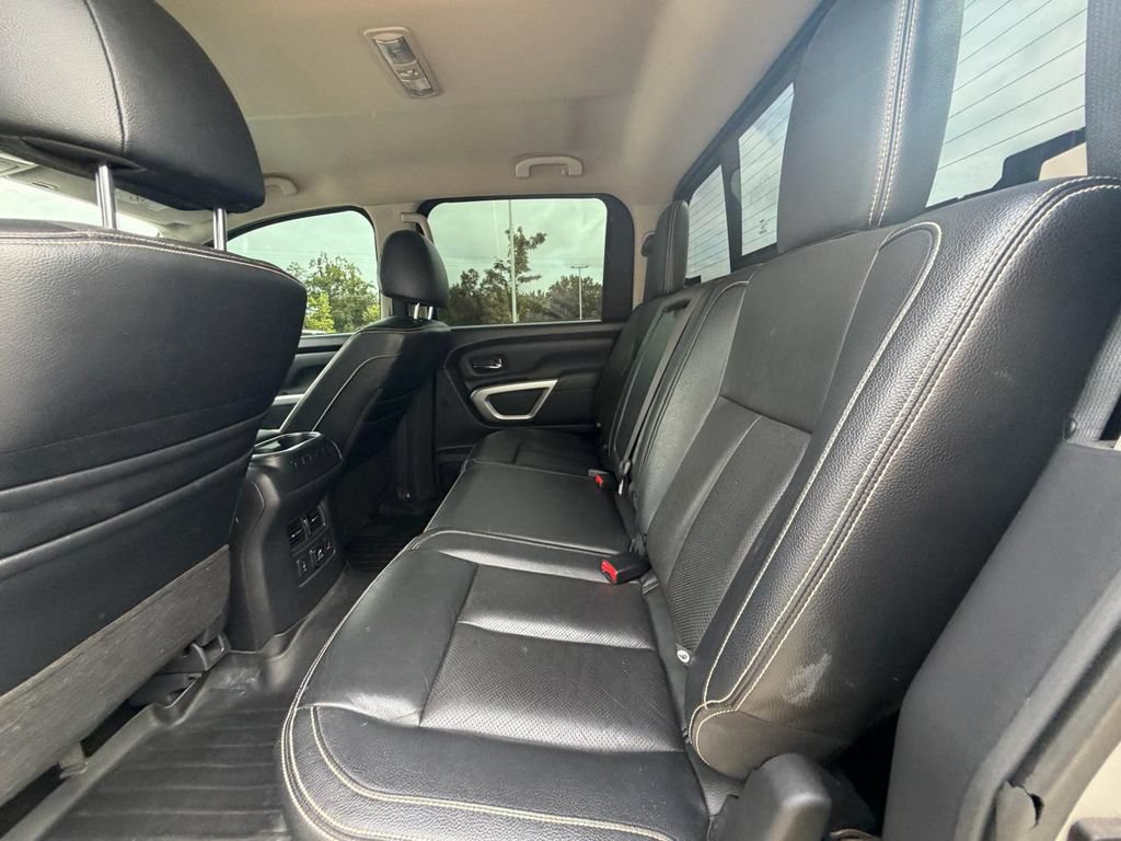 Used 2018 Nissan Titan PRO-4X w/ Pro-4x Convenience Package AWD/4WD image 14