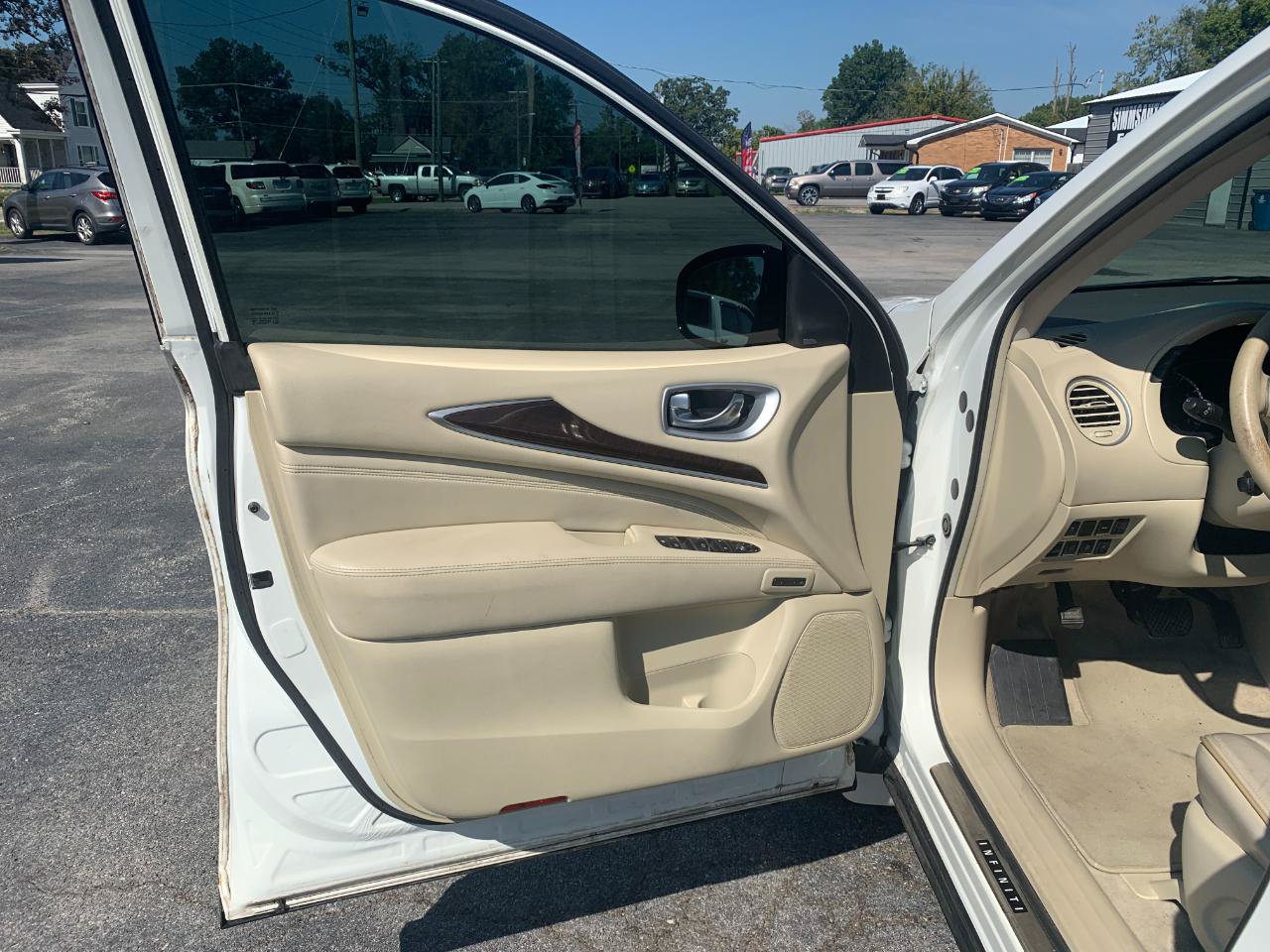 Used 2014 INFINITI QX60 Luxe w/ Deluxe Touring Package AWD/4WD image 9