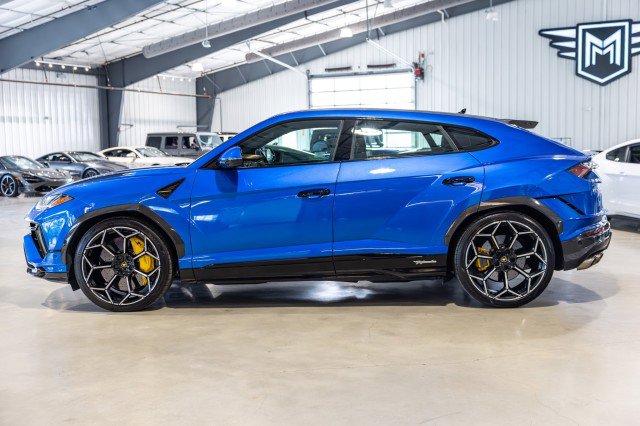 Used 2024 Lamborghini Urus Performante AWD/4WD image 3