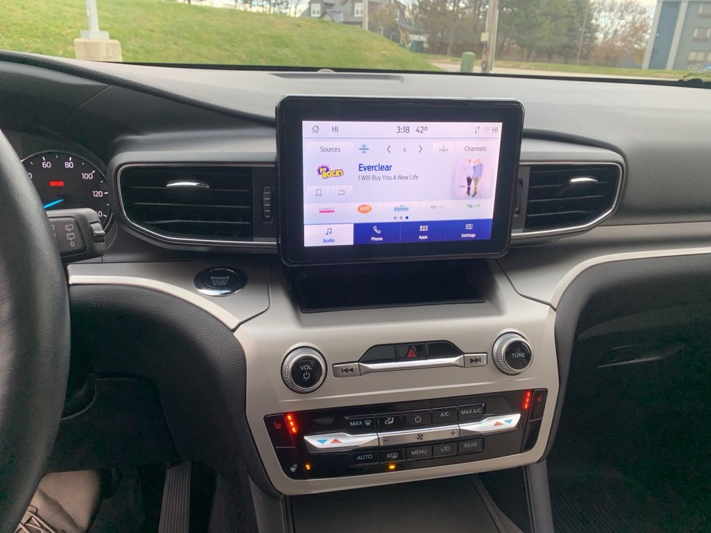 Used 2022 Ford Explorer XLT w/ Equipment Group 202A image 14