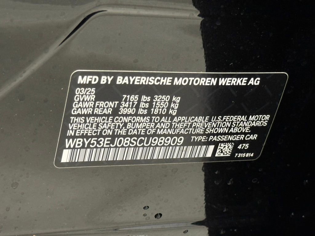 Used 2025 BMW i7 xDrive60 w/ Premium Package image 29